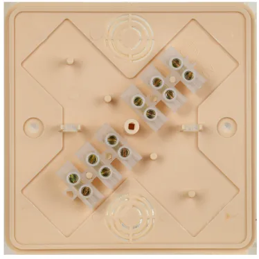 Коробка клеммная КМ41222-04 100х100х44 сосна IP20