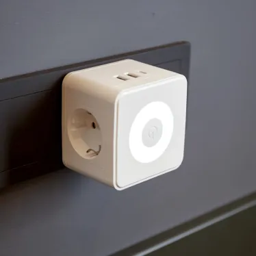 Двойник электрический Куб 16А с/з + 2хUSB-A 2,4А + USB Type-C 3А с ночной подсветкой, белый