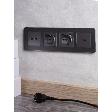 BRITE Розетка с заземлением с защитными шторками 16А с USB A+A 2,1А РЮш10-1-БрС сталь