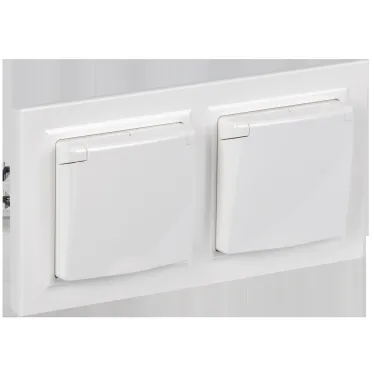 BRITE Комплект 1-местная с заземлением с защитными шторками и крышкой 16А IP44 2 штуки в сборе с двойной рамкой РСбш10-3-44-БрБ белый