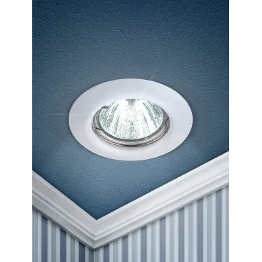 Светильник штампованный MR16,12V/220V, 50W белый ST3 WH