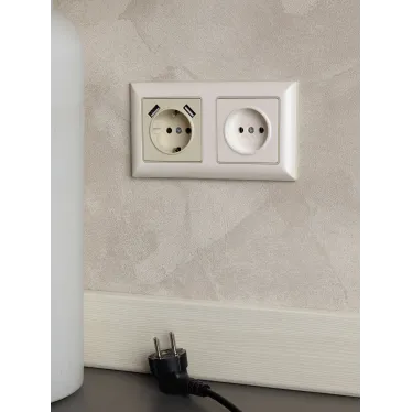 BRITE Розетка с заземлением с защитными шторками 16А с USB A+A 3,1А РЮш10-2-БрКр бежевый