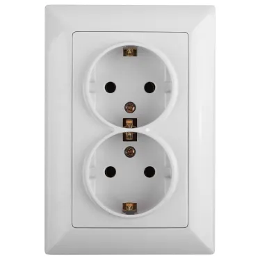 Розетка Intro Solo 4-205-01 с заземлением двойная 2X2P+E Schuko, 16А-250В, IP20, СУ, белый