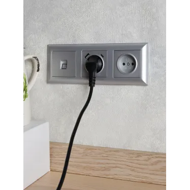 BRITE Розетка с заземлением с защитными шторками 16А с USB A+C 18Вт РЮш11-1-БрА алюминий