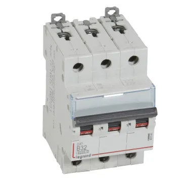 Выключатель автоматический трехполюсный 32А B DX3 6kA/10kA