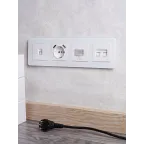 BRITE Розетка 1 пост с заземлением с защитными шторками 16А с USB A+A 5В 3,1А РЮш10-2-БрБ белый