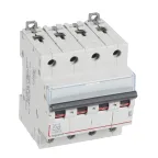 Выключатель автоматический четырехполюсный 32А C DX3-E 6кА