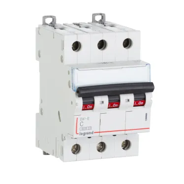 Выключатель автоматический трехполюсный 10А C DX3-E 6кА