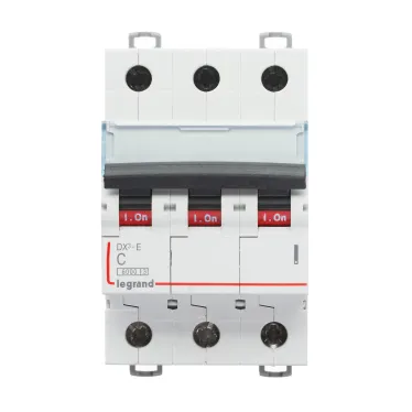 Выключатель автоматический трехполюсный 6А C DX3-E 6кА