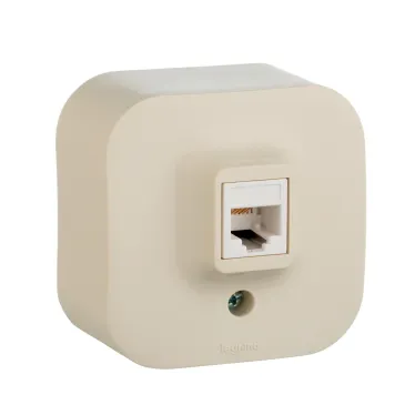 Quteo Розетка компьютерная RJ45 категория 5е UTP наружная бежевая