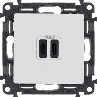 Valena LIFE.Зарядное устройство с двумя USB-разьемами тип C-тип С 240В/5В 3000мА.С лицевой панелью.Цвет Белый