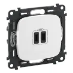                  Valena ALLURE.Зарядное устройство с двумя USB-разьемами тип С-тип С 240В/5В 3000мА.С лицевой панелью.Цвет Белый
               