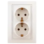 1-205-02 Intro Розетка 2X2P+E Schuko, 16А-250В, IP20, СУ, Plano, сл.кость | Б0027616 | Intro