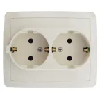 Simon 15 Сл. кость Розетка двойная с/з Schuko, винт. зажим, 16А 250В | 1590456-031 | Simon