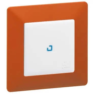 Valena LIFE Белый IP44 Выключатель 1-клавишный с подсветкой 10АХ 250В (с лицевой панелью) | 752161 | Legrand