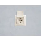VALENA Розетка с заземлением в рамку с крышкой белая