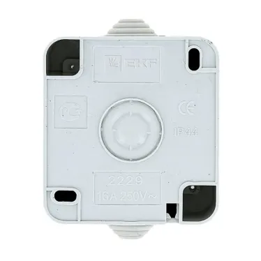 Прага Розетка 1-местная 16А с заземлением с крышкой IP44 белая с защ. штор. EKF | EKR16-029-10-440 | EKF