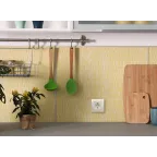 Розетка с заземлением IP44 - Legrand Valena - со шторками с защитной крышкой 16А 250В винтовые зажимы - белая