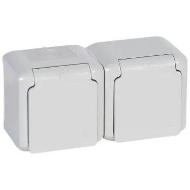 Quteo Серый Розетка 2-я с заземлением со шторками IP44 | 782353 | Legrand