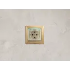 VALENA Розетка с заземлением со шторками с крышкой в рамку слоновая кость