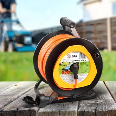 Удлинитель силовой ЭРА RPx-1e-3x1.5-50m на п. катушке c/з 50м 1 гн ПВС 3х1.5 | Б0046840 | ЭРА