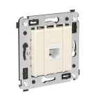                  Avanti Компьютерная розетка RJ-45 без шторки в стену кат.5е одинарная Ванильная дымка
               