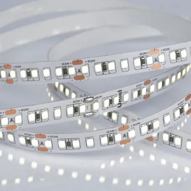 Лента гибкая светодиодная на самоклеящейся основе. ULS-2835-168LED/m-10мм-IP20-DC24V-14W/m-5м-6500K Катушка 5 м. в герметичной упаковке. (6500K).