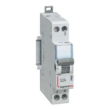 Переключатель CX³ 1ПК со средней точкой 32A, тип АС, IP20| 412902 | Legrand