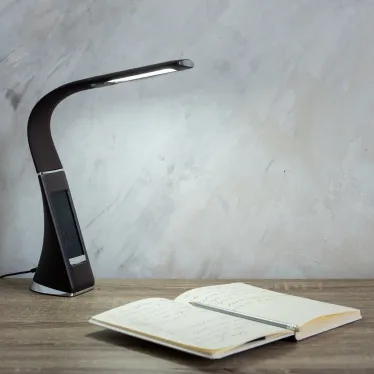 Светильник настольный TLD-542 Brown LED 300Лм 5000K Diммer