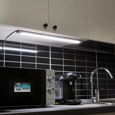 Светильник светодиодный для мебели. LI-F45-9W/4500K/DIM SENSOR IP20 SILVER 600*35*16мм 600Lm