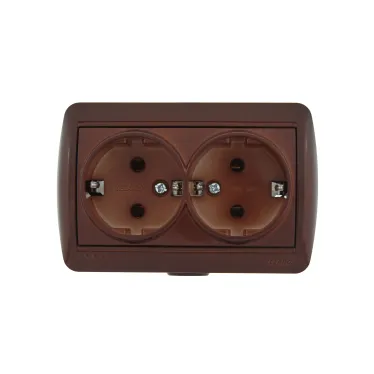 Розетка двойная с/з закрытый корпус керамика вишня (10шт/120шт)