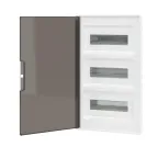 Щиток 36 мод встраиваемый FRAME, белый, с тонированной дверцей, с 4 шинами PEN (2шт на 8 отв. и 2шт на 10 отв.)