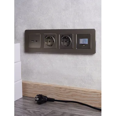 BRITE Розетка USB A+C 18Вт РЮ11-1-БрШ шампань