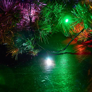 Гирлянда светодиодная 10м 100 светодиодов Белый желтый зеленый красный розовый синий свет Провод зеленый ТМ Uniel ULD-S1000-100/DGA MULTI-3 IP20