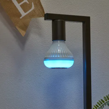 Светильник светодиодный Диско с динамиком и Bluetooth 220В белый ULI-Q340 8W/RGB/E27 WHITE