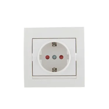 DERIY Розетка с защитой от детей ПБТ белый