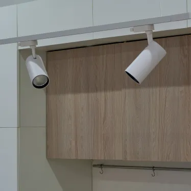 Светильник-прожектор ULB-Q276 25W/3000К WHITEсветодиодный трековый 2200 Лм Теплый белый свет (3000К) Корпус белый ТМ Volpe