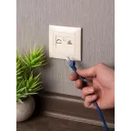 Валенсия розетка компьютерная RJ-45 1-местная кремовая