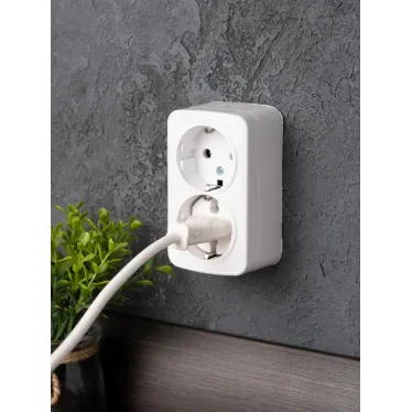 Розетка Минск 2-местная ОП 16А с заземлением белая