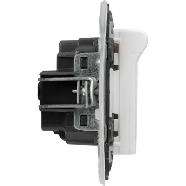 Valena LIFE IP44 Розетка силовая 2К+З со шторками с крышкой белая