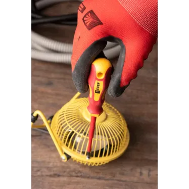 Отвертка Master SL4x100 мм 1000В Basic