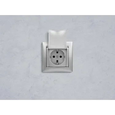 VALENA Розетка с заземлением без шторок с крышкой алюминий