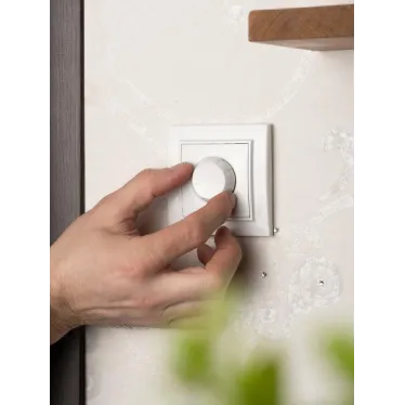 Светорегулятор Минск СП 600Вт 220В белый