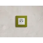 ETIKA Розетка без заземления со шторками белая винтовые зажимы