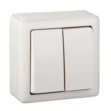 ХИТ Выключатель наружный двухклавишный изоляционная пластина белый