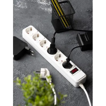 Фильтр сетевой 6x1.8м 16А/3.2кВт с выключателем с заземлением ПВС 3х1.0 Блокбастер XL PROxima