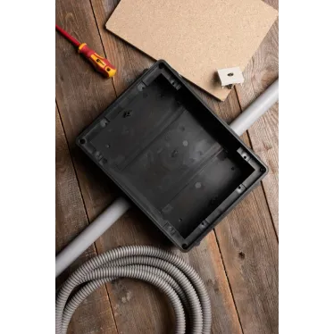 Коробка напольная под лючок C-Line 24