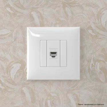 Avanti Компьютерная розетка RJ-45 без шторки в стену, кат.6А одинарная, Белое облако