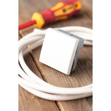 Выключатель 10А, 1 клавишный проходной без индикатора