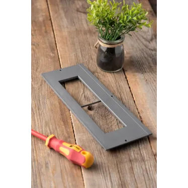 Рамка приборная на 8 модулей для лючка C-Line 24